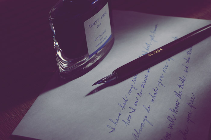 万年筆と英語の手紙